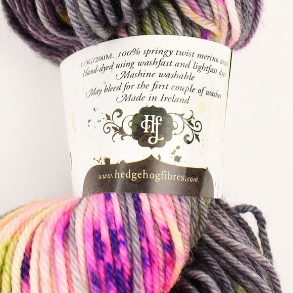 Hedgehog Fibres Merino DK Yarn Springy Twist Merino Wool Hand-Dyed Oracle - Picture 3 of 4